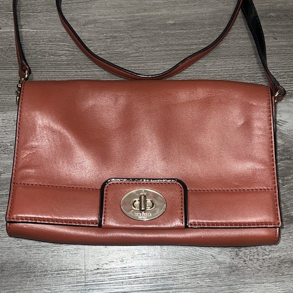 Kate Spade Hampton Road Julina Leather Turnlock Crossbody Purse Clutch - Picture 2 of 12